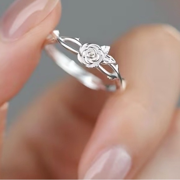 Delicate 925 Silver Rose Ring adjustable - Picture 5 of 5